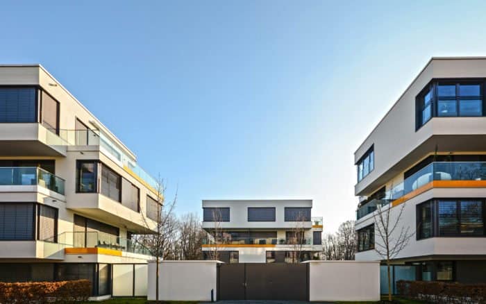 Präsentationsbild AA Plan, drei Moderne Häuser